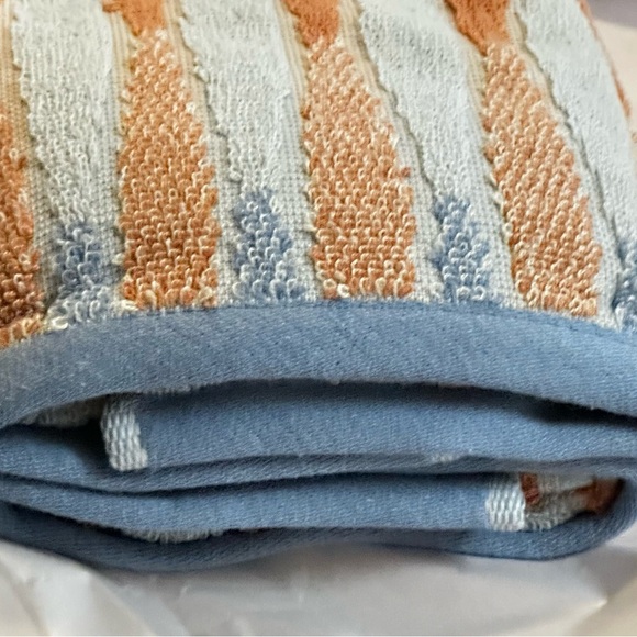 Deborah Connolly Mid Century Modern striped Hand Towels 2/Set - Picture 3 of 3